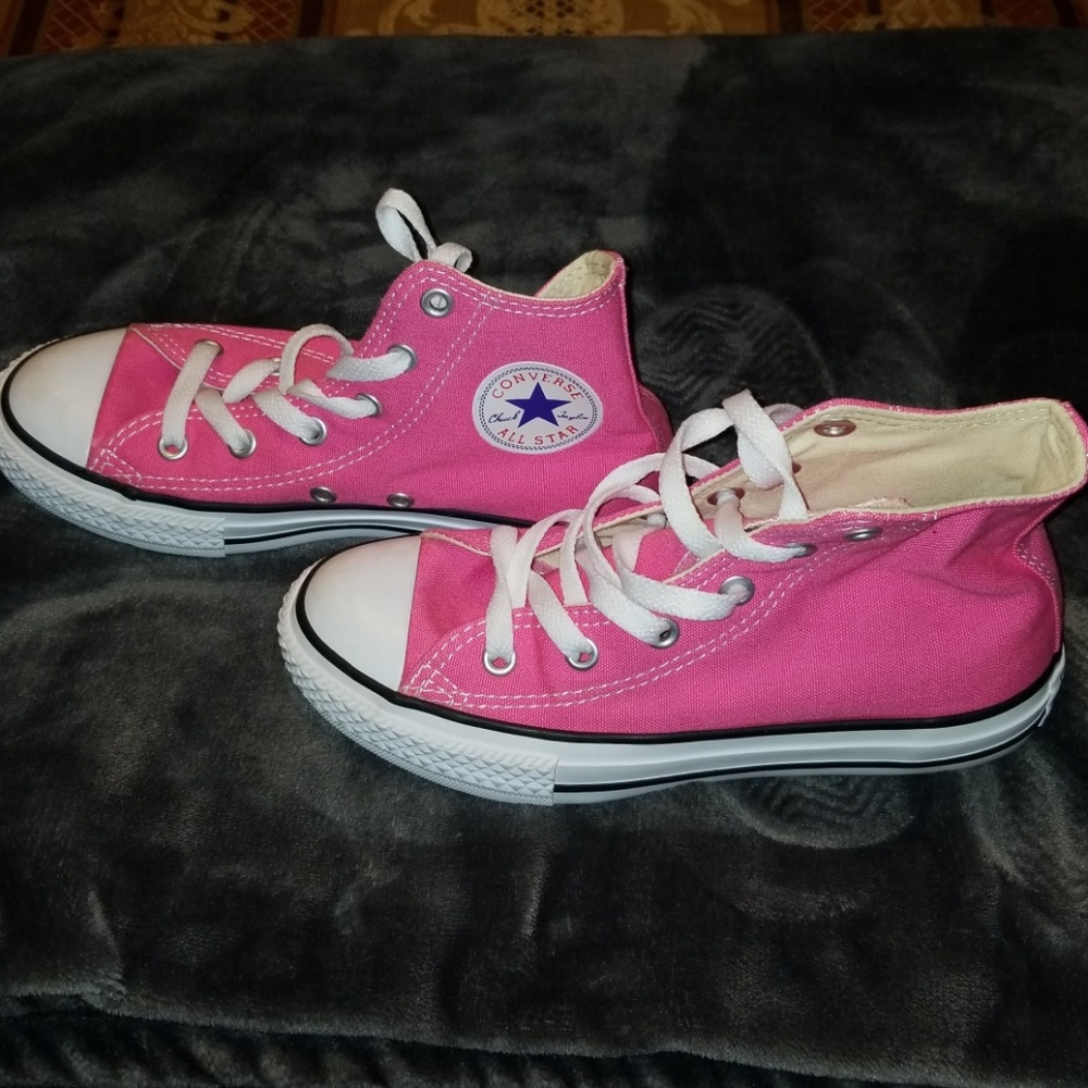 Girls Pink high top converse